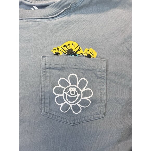 Converse men’s Long sleeve crewneck light blue flower pocket graphic extra small - Picture 5 of 8